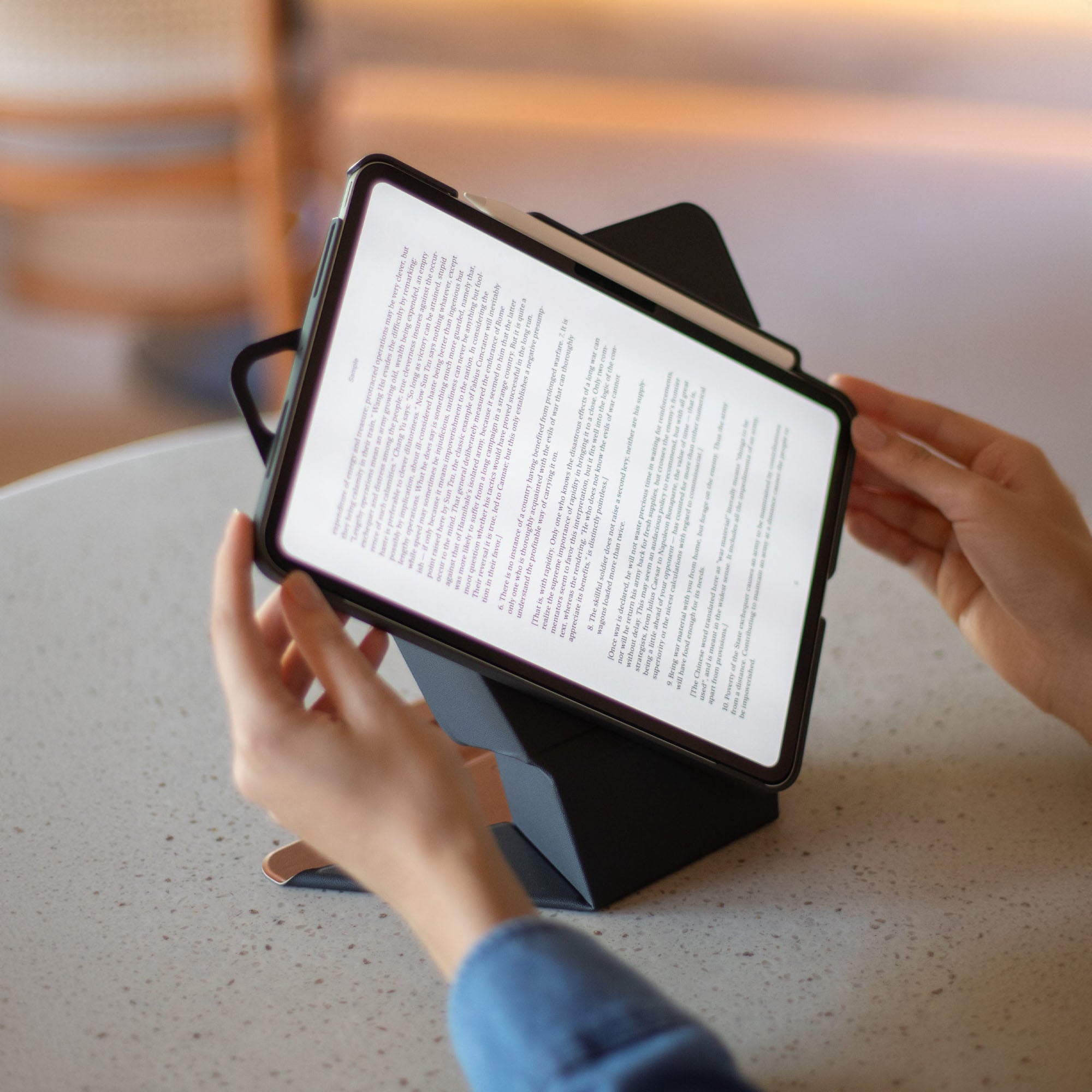 Ryze 360 多角度可站立折疊保護套 iPad Pro 11吋 (2024)