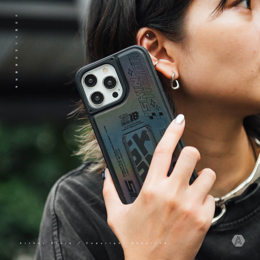盒損福利品 - Kira Kobai 磁吸充電支架防摔手機殼 iPhone 15 系列