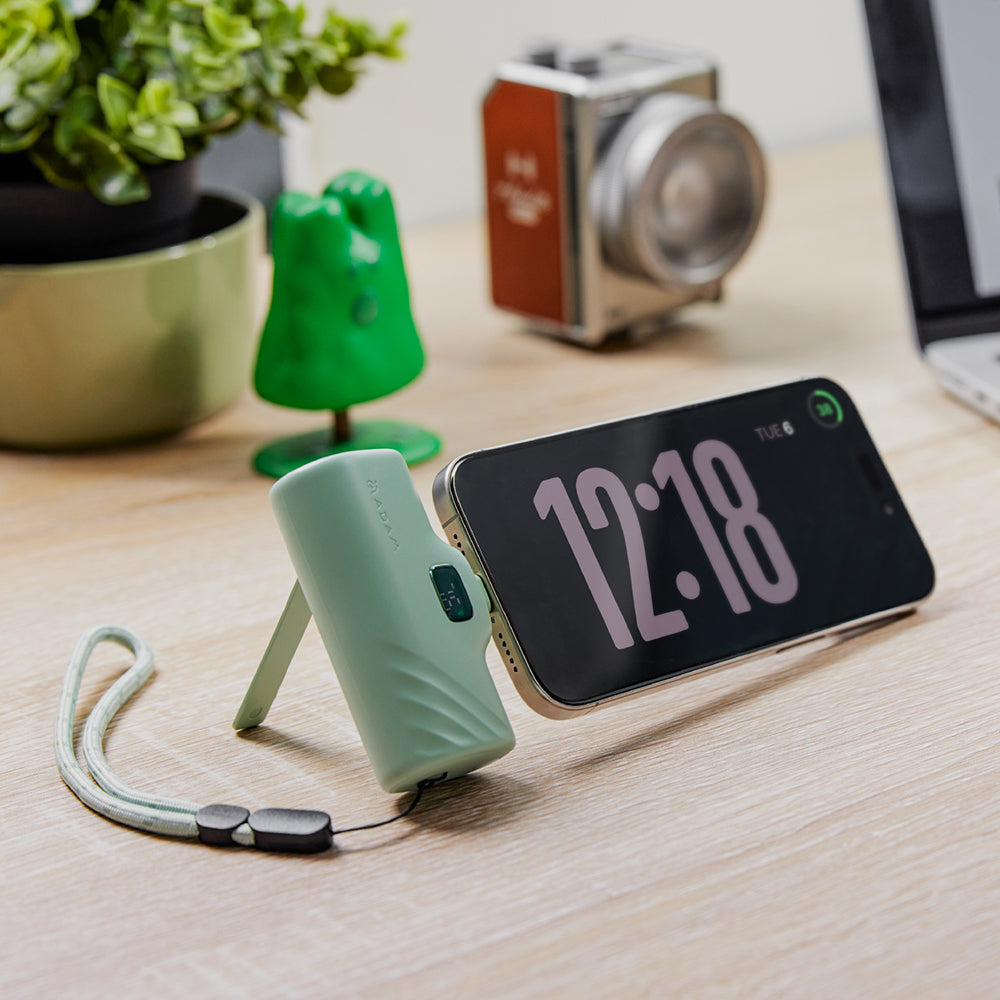 GRAVITY LED 顯示口袋型行動電源  5000mAh USB-C / Lightning