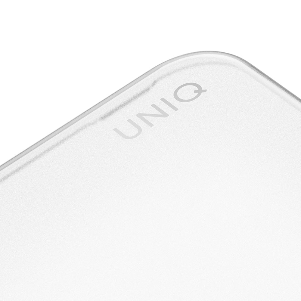 UNIQ 新加坡 Claro 輕薄防刮電腦保護殼 霧透 MacBook Neo (A18 Pro | 2026)