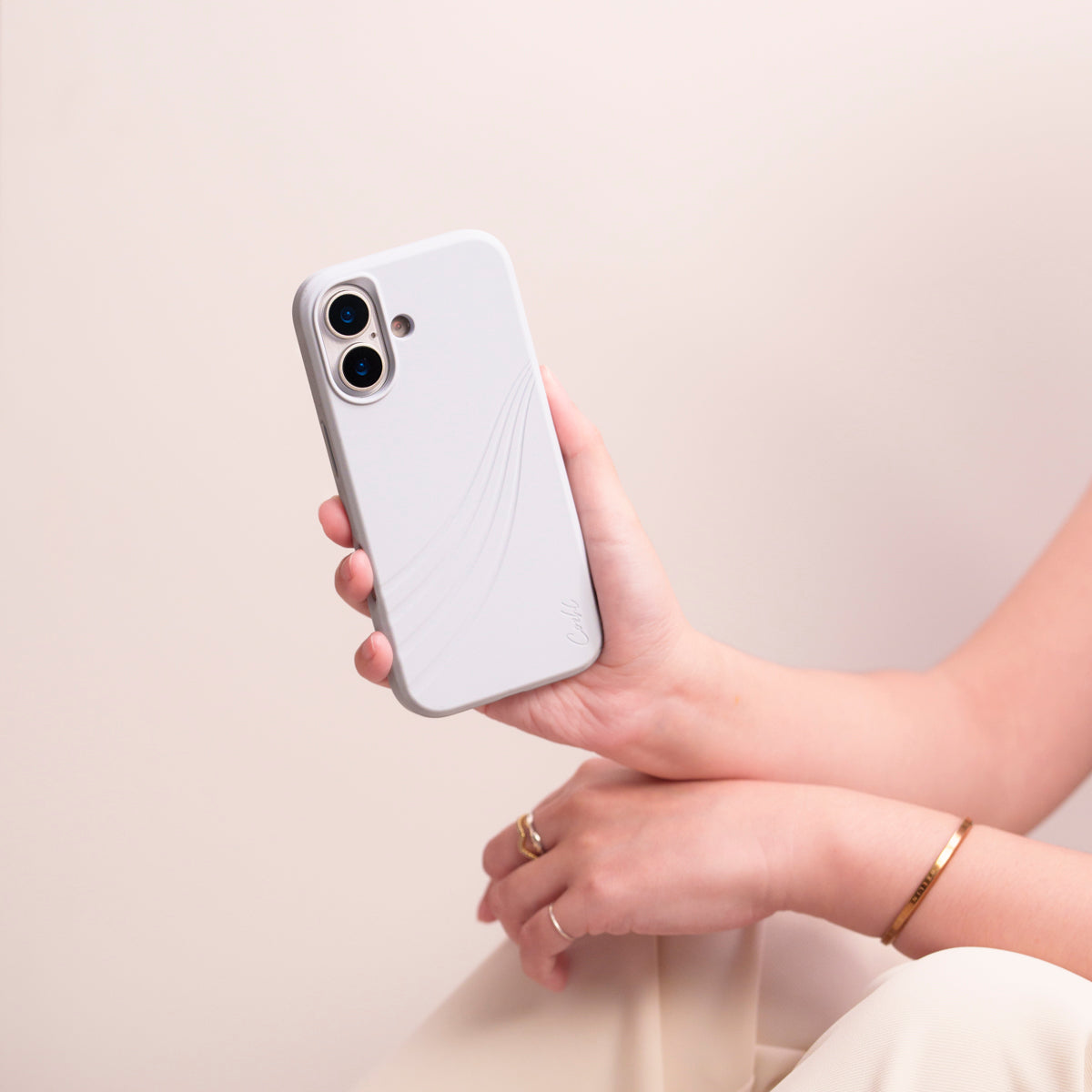 Coehl Serina 液態矽膠腕掛繩保護殼 iPhone 17 系列